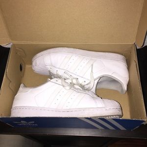 Adidas superstars